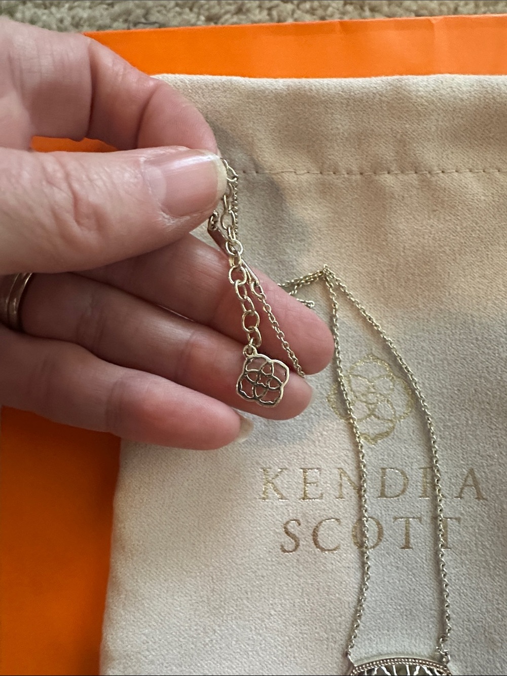 Kendra Scott Necklace - Picture 3 of 4